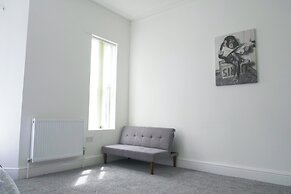 Modern 1 Bed Studio Apart-Hotel