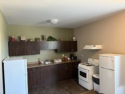 Moosehorn Motor Hotel