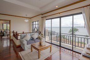 Golden Horizon Villa