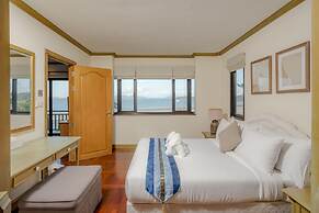 Golden Horizon Villa