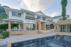 Golden Horizon Villa