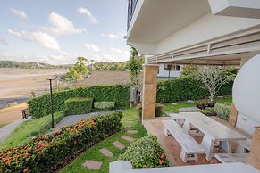 Golden Horizon Villa