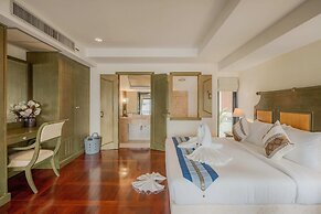Golden Horizon Villa
