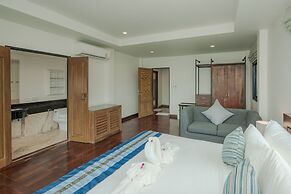 Golden Horizon Villa