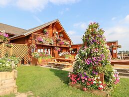 Little Bears Hideaway @ 23 Lakeside