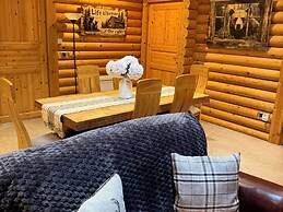 Little Bears Hideaway @ 23 Lakeside