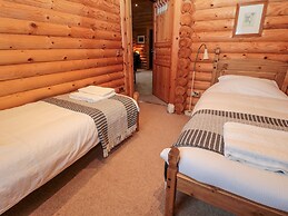 Little Bears Hideaway @ 23 Lakeside