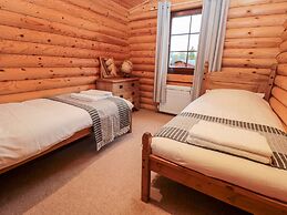 Little Bears Hideaway @ 23 Lakeside