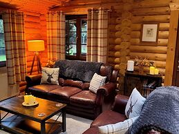 Little Bears Hideaway @ 23 Lakeside
