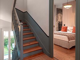 Large Chic Stylish Villa Superb Garden