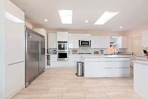 Spacious Single Level Home In Poway