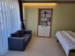 Mega Apartmaji