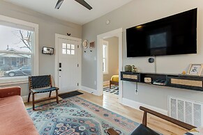 Walk to Eats! Berkeley Haven w/ Pet-friendly Yard