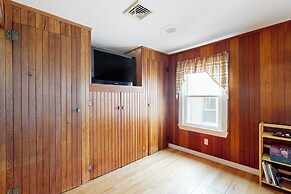 Dog-friendly 5BR Beach Retreat w/ Large Deck