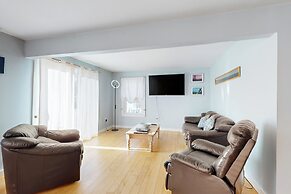 Dog-friendly 5BR Beach Retreat w/ Large Deck