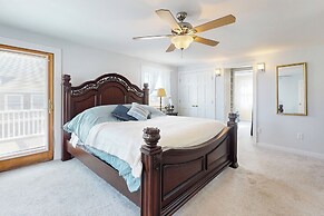 Dog-friendly 5BR Beach Retreat w/ Large Deck
