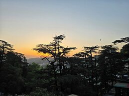 Sapphire B&B Near Mall Road Shimla