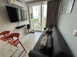 Modern Apt Near Beach & Center -Sunset47