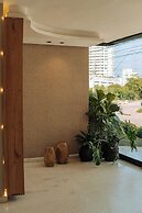 Modern Apt Near Beach & Center -Sunset47