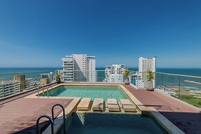 Modern Apt Near Beach & Center -Sunset47