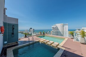 Modern Apt Near Beach & Center -Sunset47