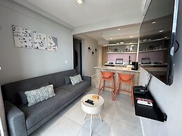 Modern Apt Near Beach & Center -Sunset47
