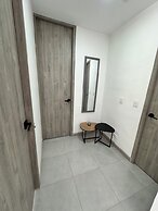 Modern Apt Near Beach & Center -Sunset47