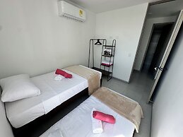 Modern Apt Near Beach & Center -Sunset47