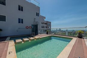 Modern Apt Near Beach & Center -Sunset47