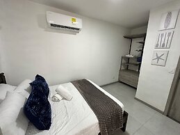 Modern Apt Near Beach & Center -Sunset47
