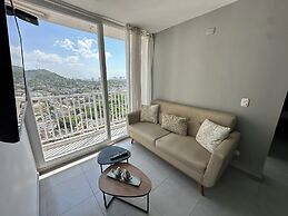 Modern Apt Near Beach & Center -Sunset47