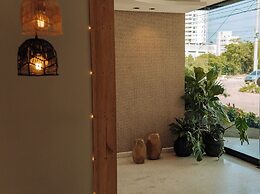 Modern Apt Near Beach & Center -Sunset47