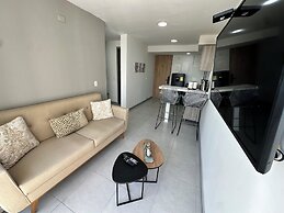 Modern Apt Near Beach & Center -Sunset47