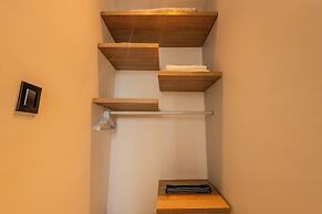 Modern Apt Near Beach & Center -Sunset47