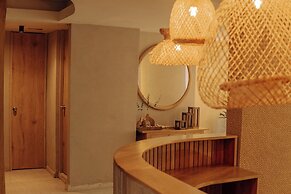 Modern Apt Near Beach & Center -Sunset47