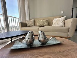 Modern Apt Near Beach & Center -Sunset47