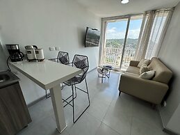 Modern Apt Near Beach & Center -Sunset47