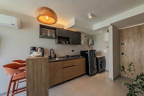 Modern Apt Near Beach & Center -Sunset47