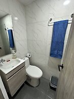 Modern Apt Near Beach & Center -Sunset47