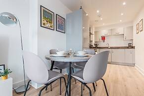 Sleeps 2 - Pets - Wifi - Parking