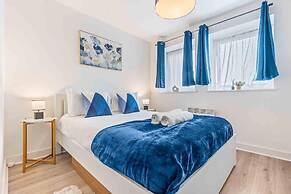 Sleeps 2 - Pets - Wifi - Parking