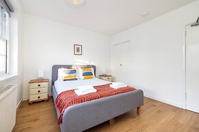 Charming City Apartment on Royal Mile