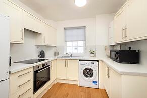 Charming City Apartment on Royal Mile
