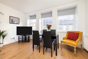 Charming City Apartment on Royal Mile
