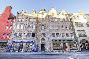Charming City Apartment on Royal Mile