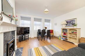 Charming City Apartment on Royal Mile