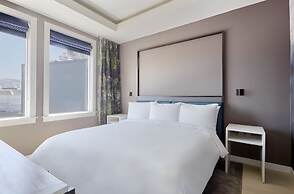 Lark Hotels 907 Main