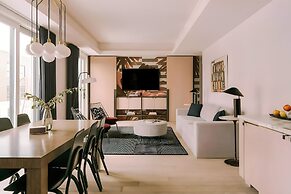 Lark Hotels 907 Main