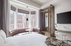 Lark Hotels 907 Main