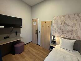 Nivara Hotel
